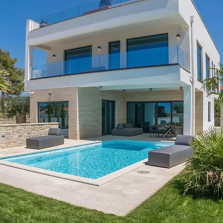 Four Seasons Ljubac Ražanac